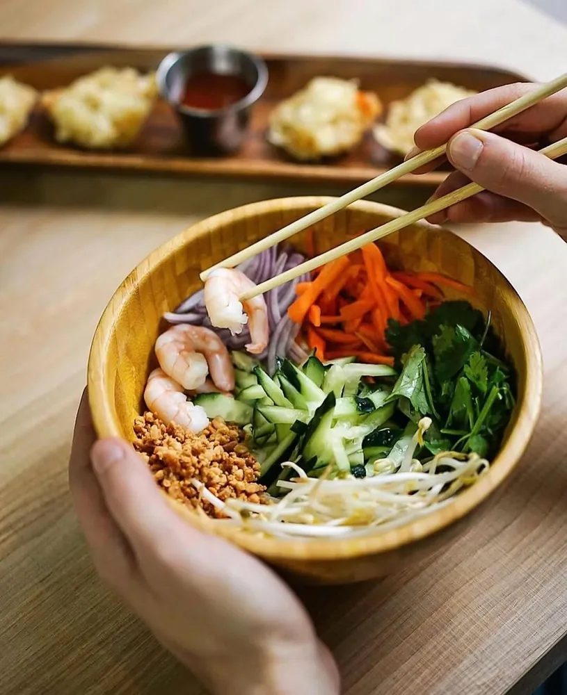 Gỏi Dua Leo Tém  ensalada de pepino con gambas o tofu en Kiu Nam, restaurante vietnamita en Barcelona