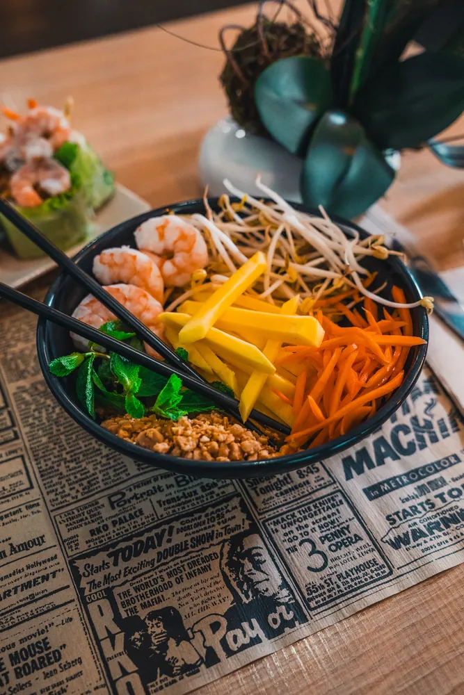 Gỏi Xoài  ensalada de mango con gambas o tofu en Kiu Nam, restaurante vietnamita en Barcelona