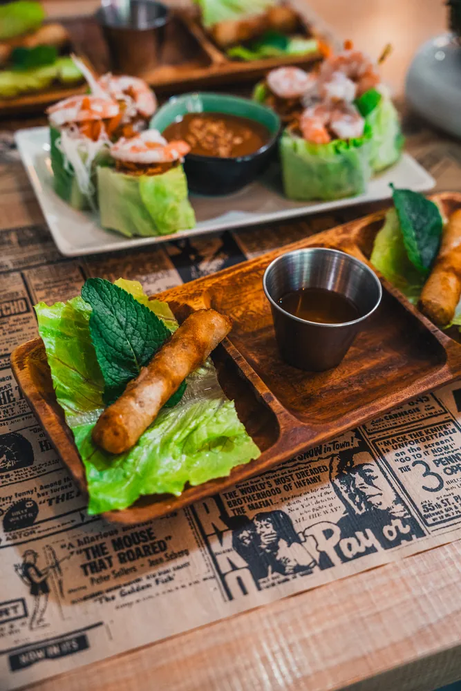 Nem Rau  rollitos vegan fritos vietnamitas en Kiu Nam, restaurante vietnamita en Barcelona