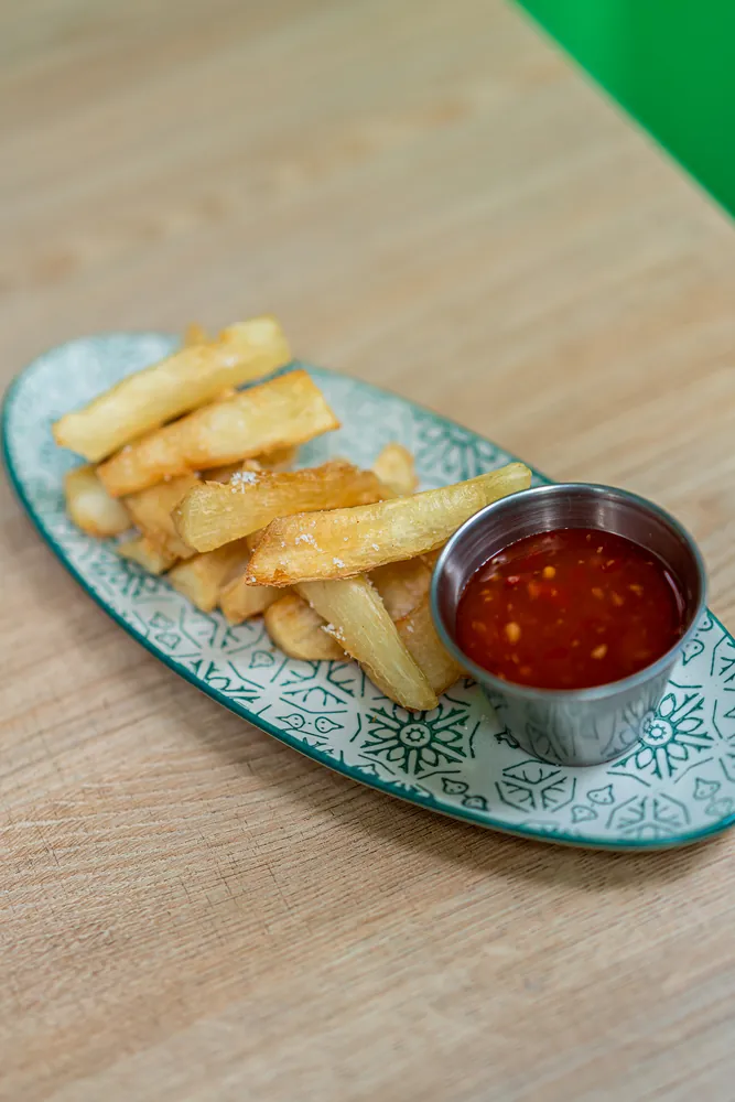 Yuca frita con sweet chili en Kiu Nam, restaurante vietnamita en Barcelona